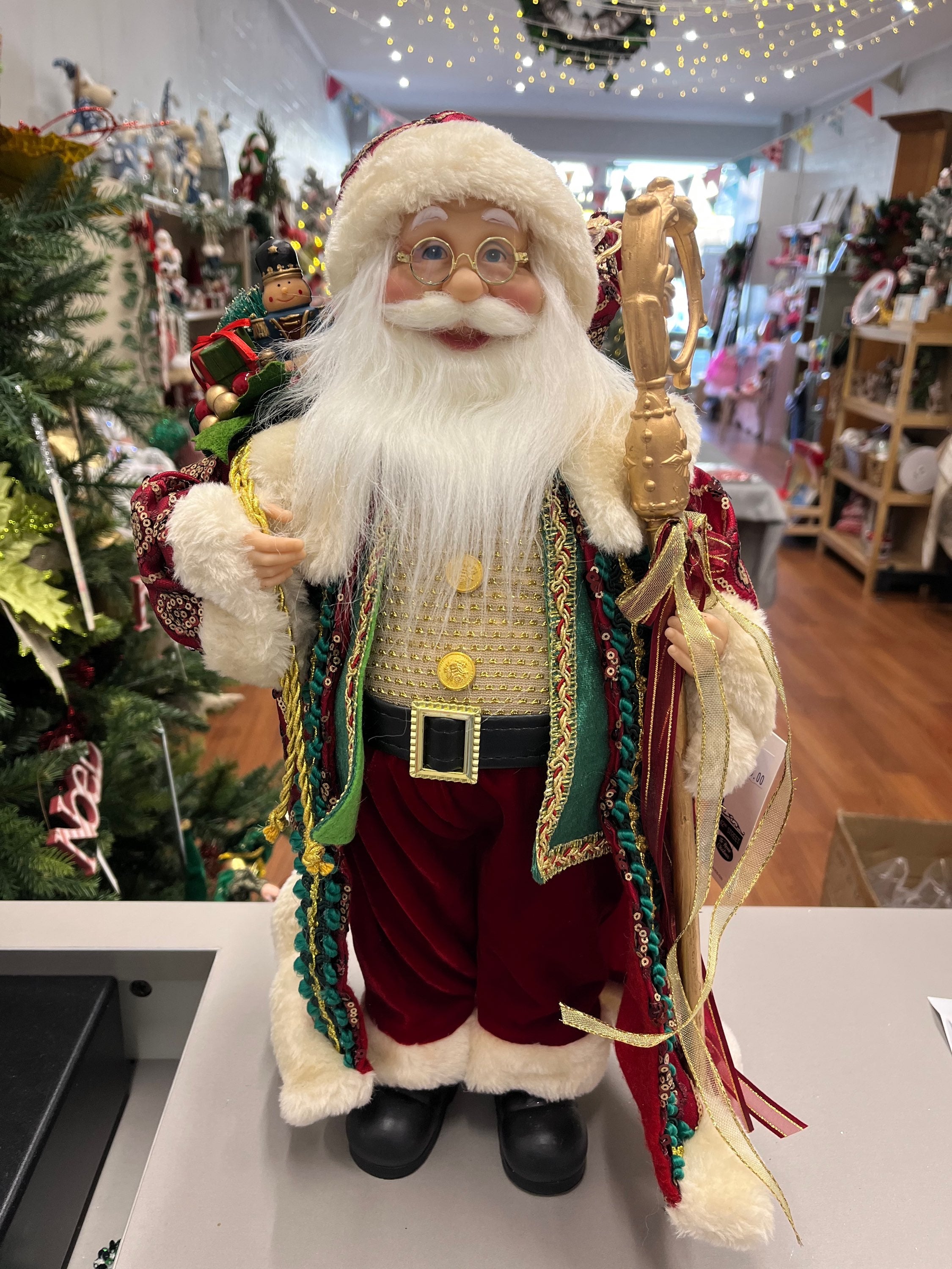 Traditional Santa image 0