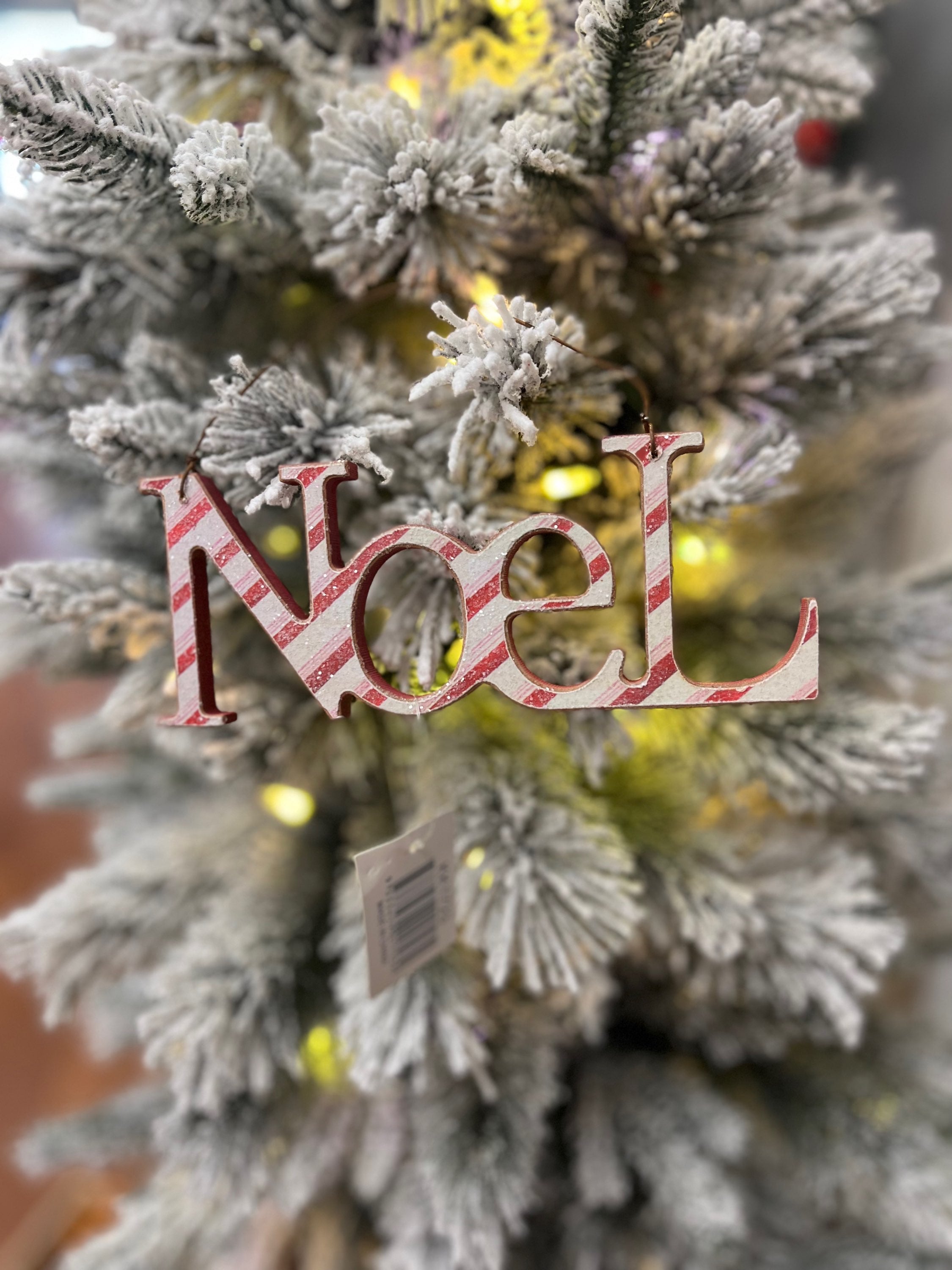 Noel hanging  image 0