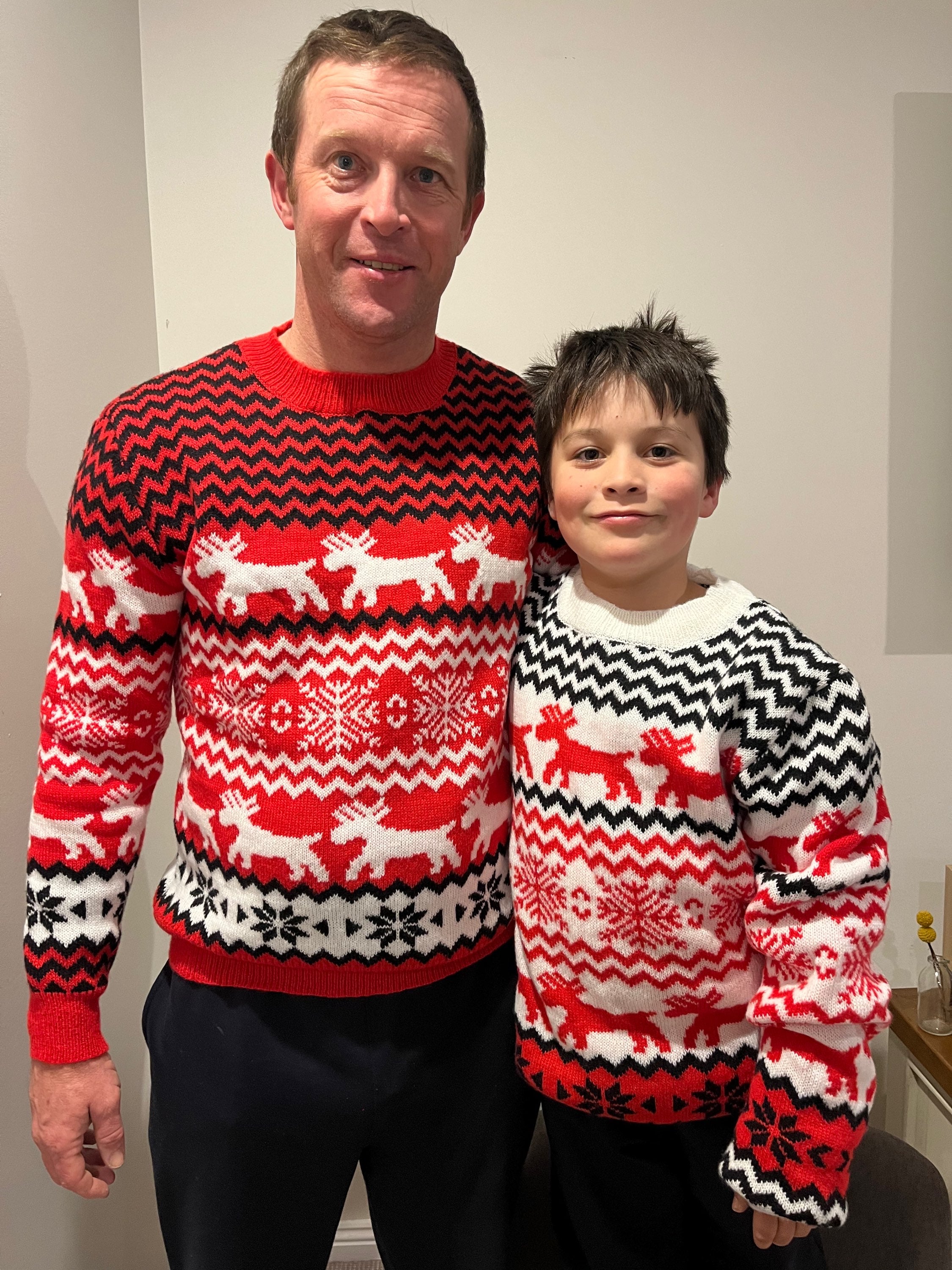 Red Christmas sweater MEDIUM  image 0