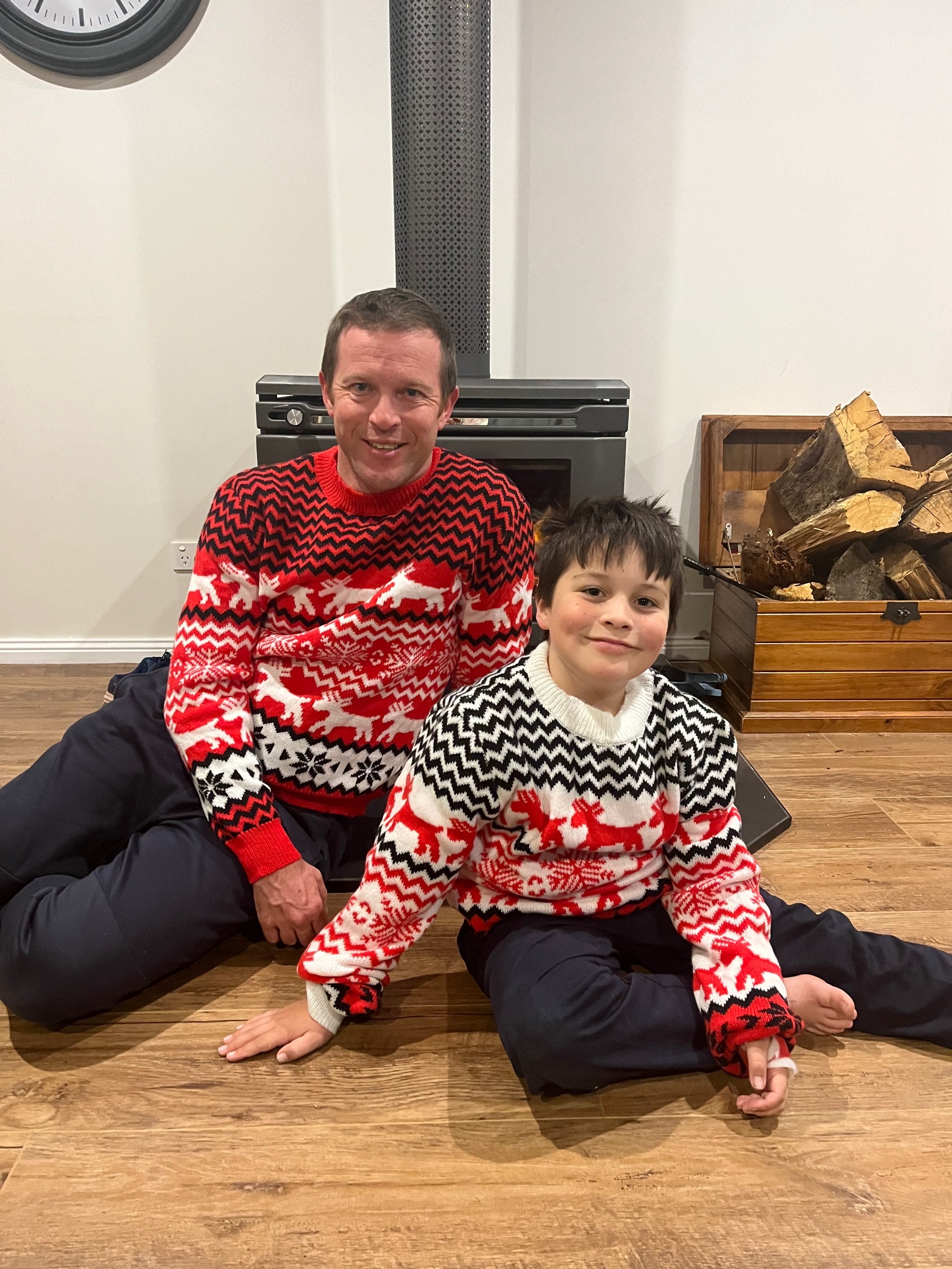 Red Christmas Jumper XL image 1