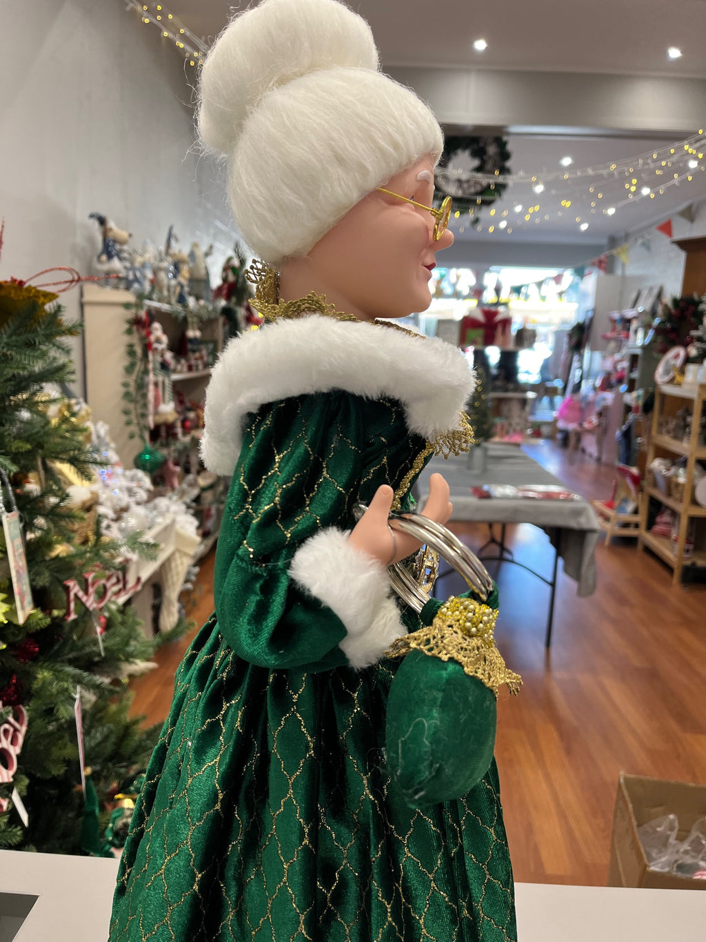 Mrs Claus (green) image 1