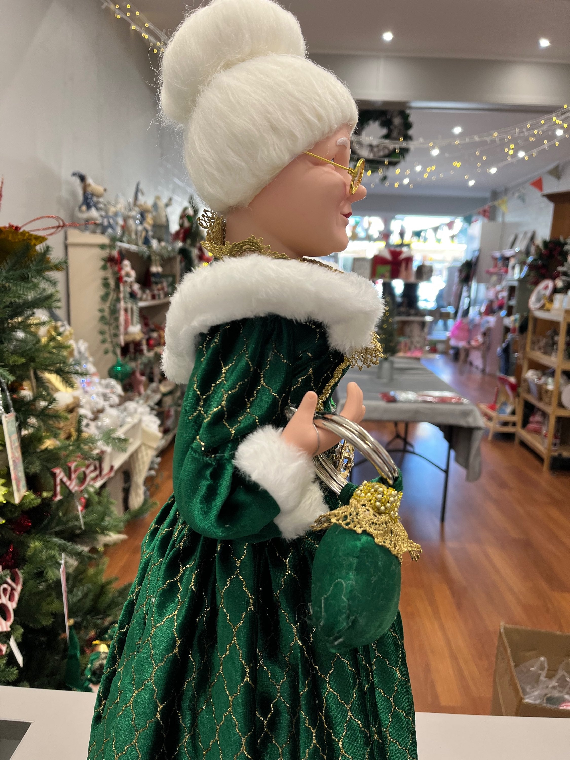 Mrs Claus (green) image 1