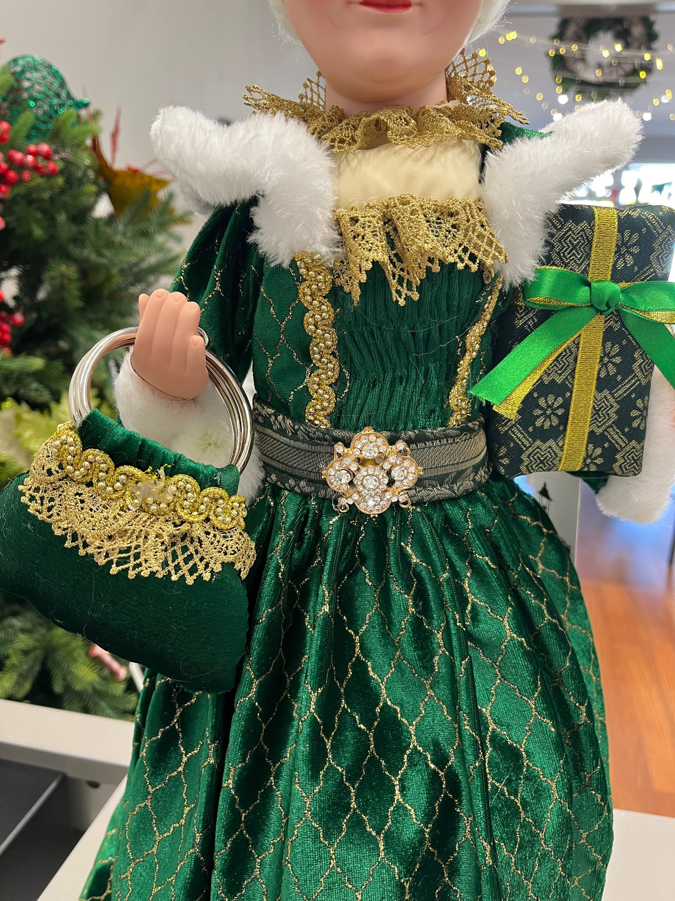 Mrs Claus (green) image 2