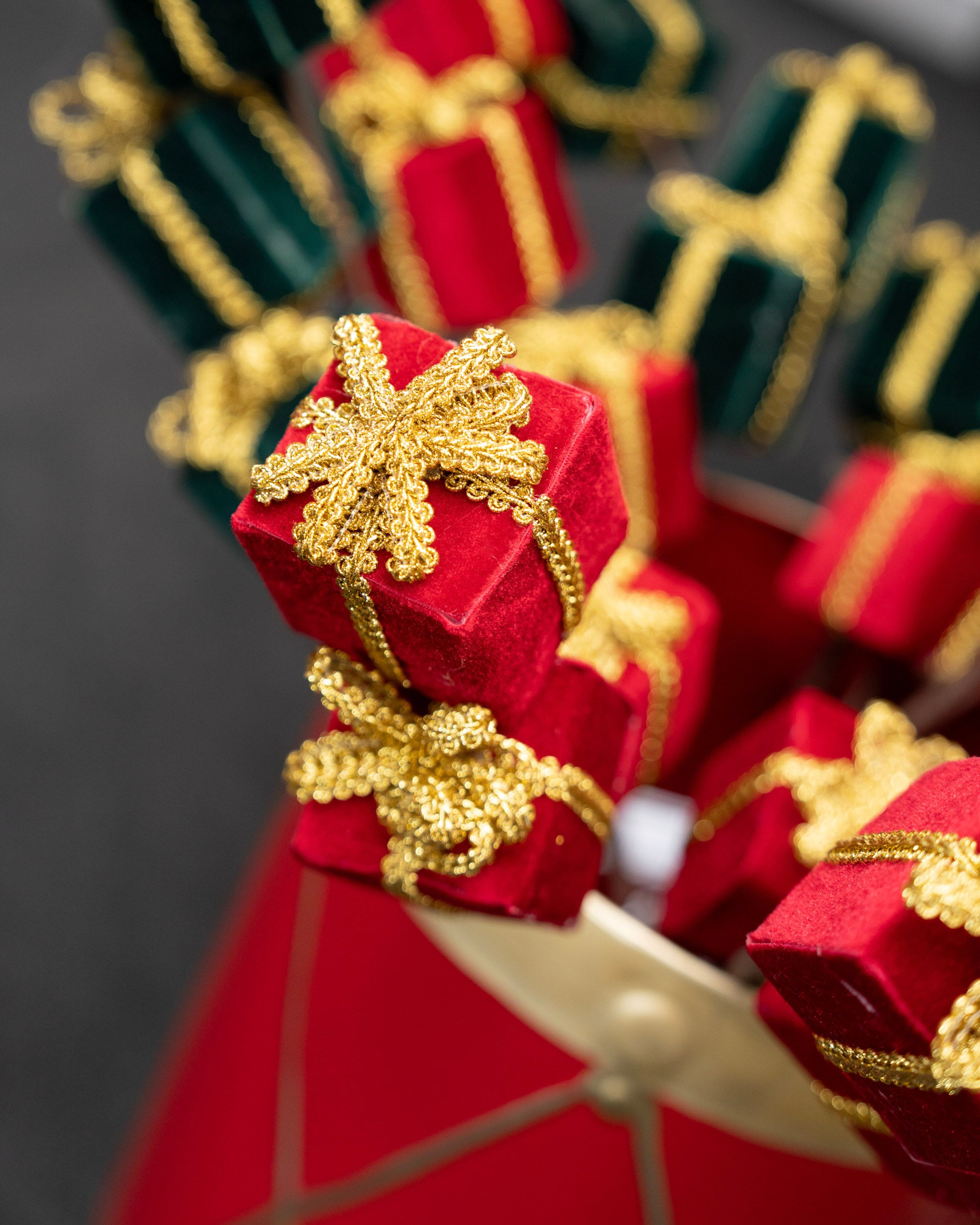 Red Velvet Present Pick